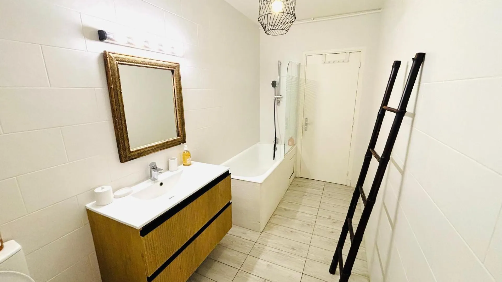 Appartements Tour Eiffel Versailles Paris France